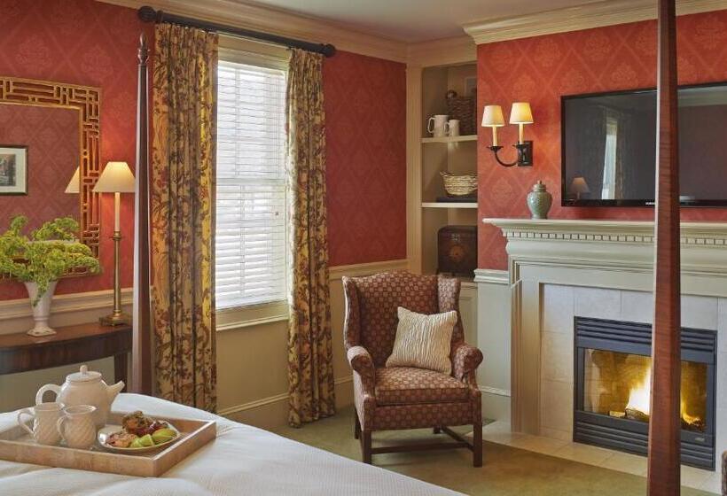Deluxe Suite King Bed, Green Mountain Inn