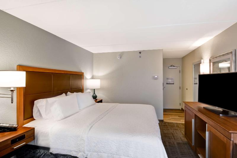 Стандартный Номер Кровать Кинг, Hampton Inn Milford