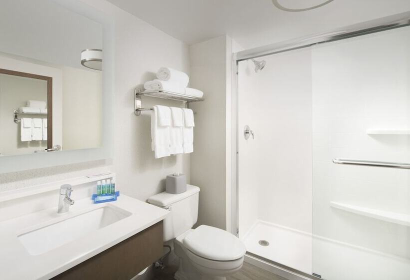 Номер Стандарт Двуспальная Кровать, Holiday Inn Express Andover North   Lawrence, An Ihg