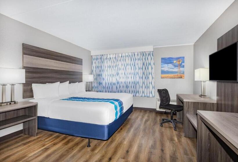 اتاق استاندارد با تخت بزرگ برای معلولان, Wingate By Wyndham Wichita Airport