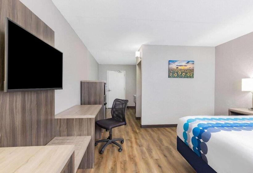 اتاق استاندارد با تخت بزرگ برای معلولان, Wingate By Wyndham Wichita Airport