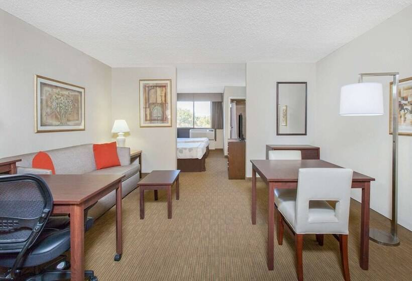 Президентский Люкс, Hawthorn Suites Midwest City
