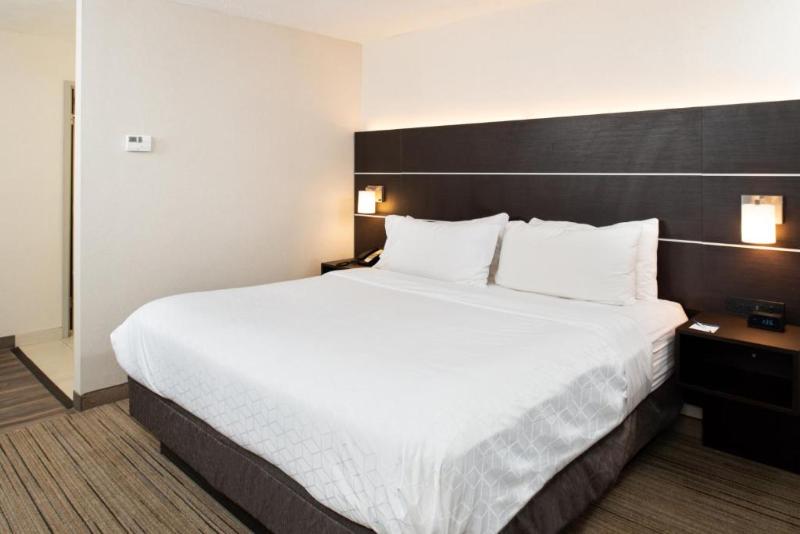 带大床的标准间, Holiday Inn Express Cincinnati West, An Ihg