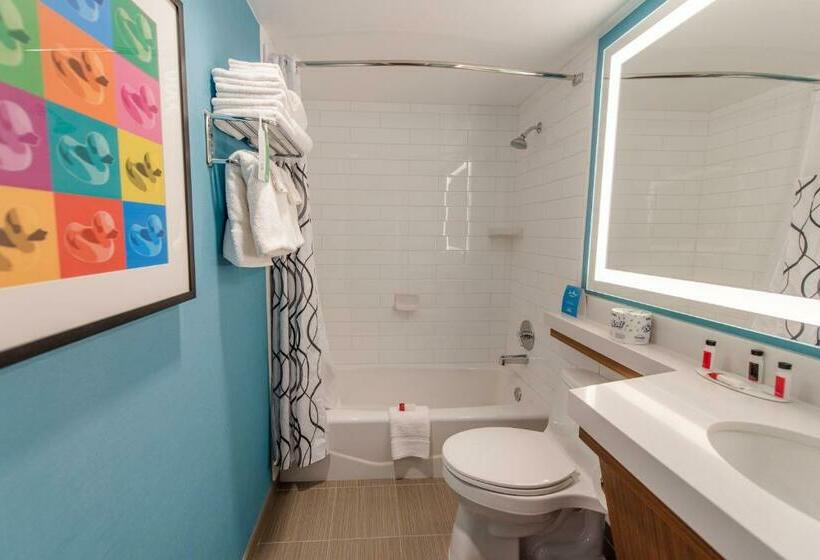 اتاق استاندارد با تخت‌های تاشو, Howard Johnson By Wyndham Anaheim Hotel & Water Playground