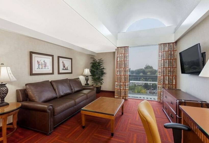 سوییت, Howard Johnson By Wyndham Anaheim Hotel & Water Playground