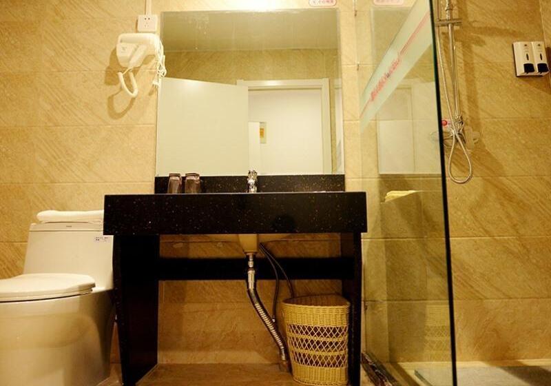 سوییت با چشم‌انداز استخر, Howard Johnson By Wyndham Anaheim Hotel & Water Playground