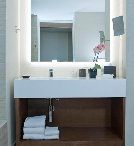 سوییت, Hyatt Regency Grand Cypress Resort