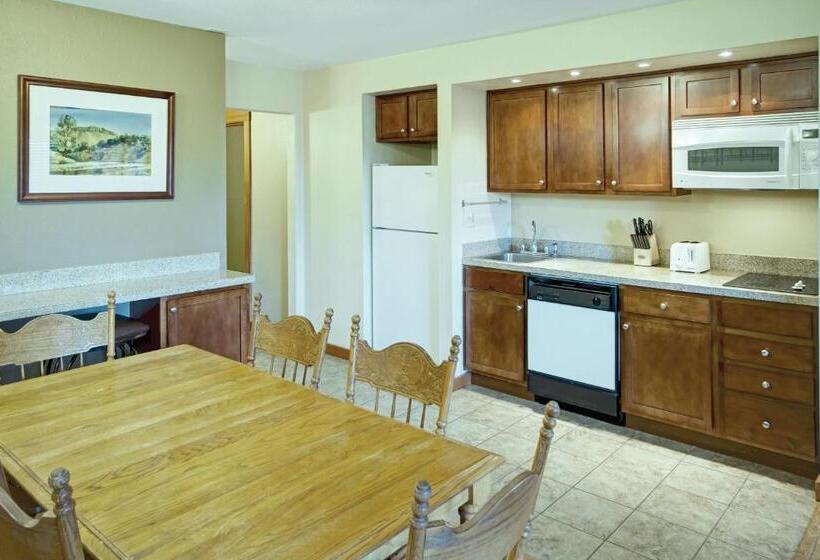Suite, Seventh Mountain Resort