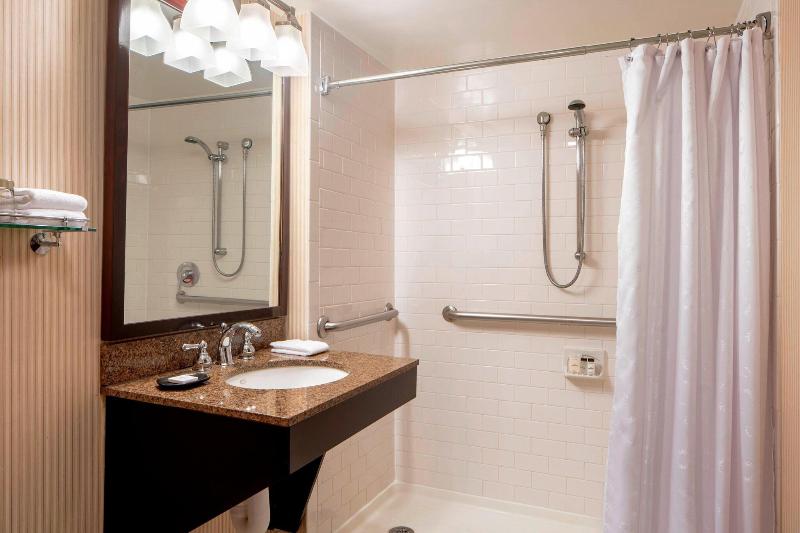 Полулюкс Кровать Кинг, Sheraton Houston Brookhollow
