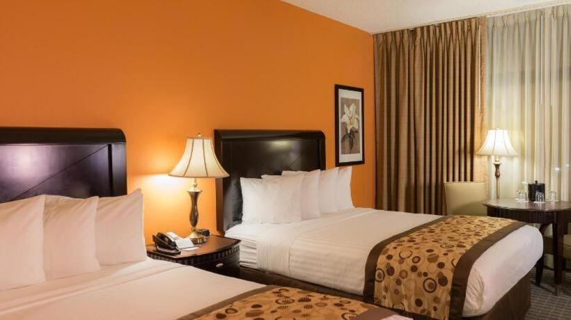 Quarto superior, Oakland Airport Executive