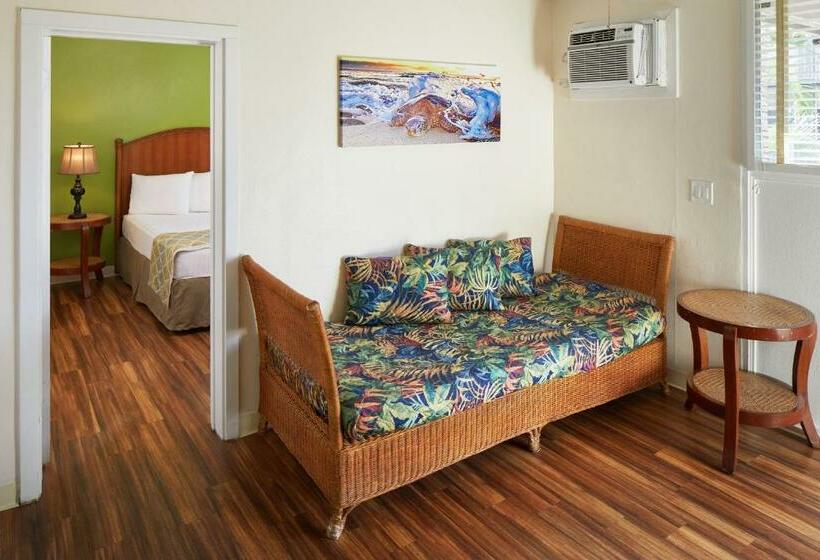 سوییت, Pacific Marina Inn