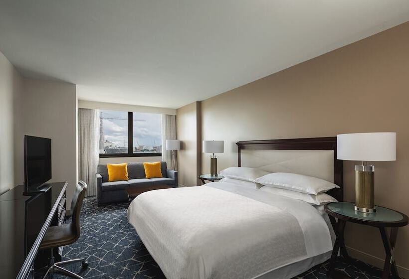 Номер Клуб, Sheraton Norfolk Waterside