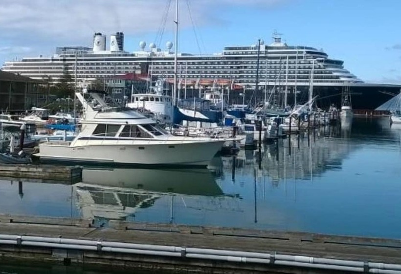 Семейный Номер, Astoria Riverwalk Inn