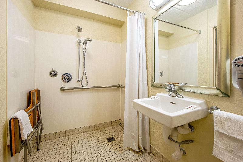 اتاق سوپریور با تخت بزرگ, Red Roof Inn Asheville   Biltmore West