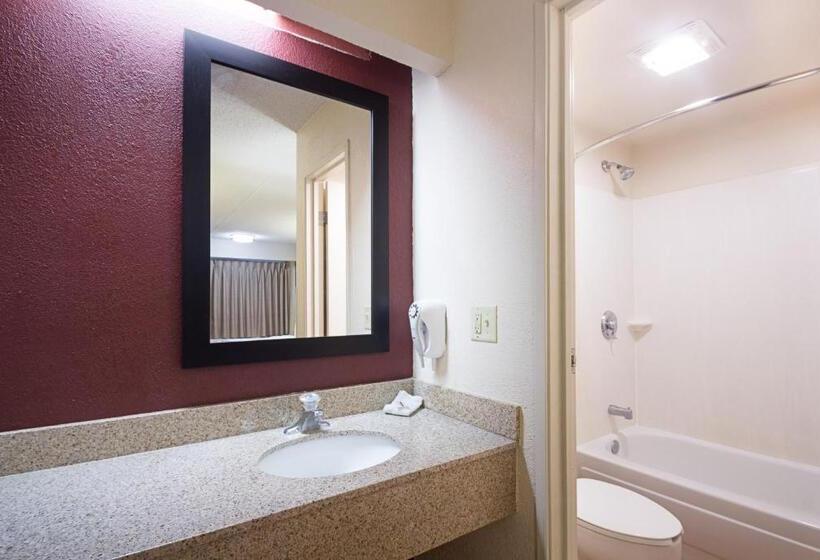 带大床的高级房间, Red Roof Inn Madison, Wi