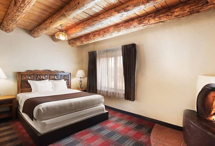 小型套房, Sagebrush Inn & Suites