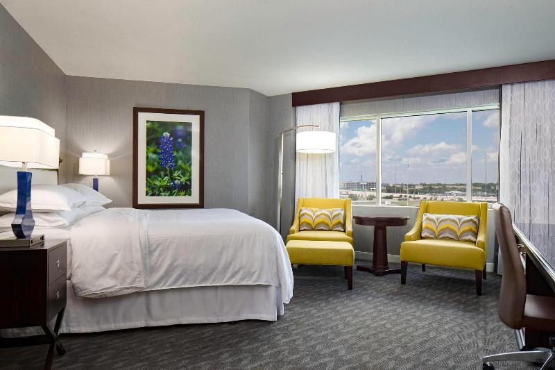 חדר סטנדרט עם מיטת קינג, Sheraton Arlington