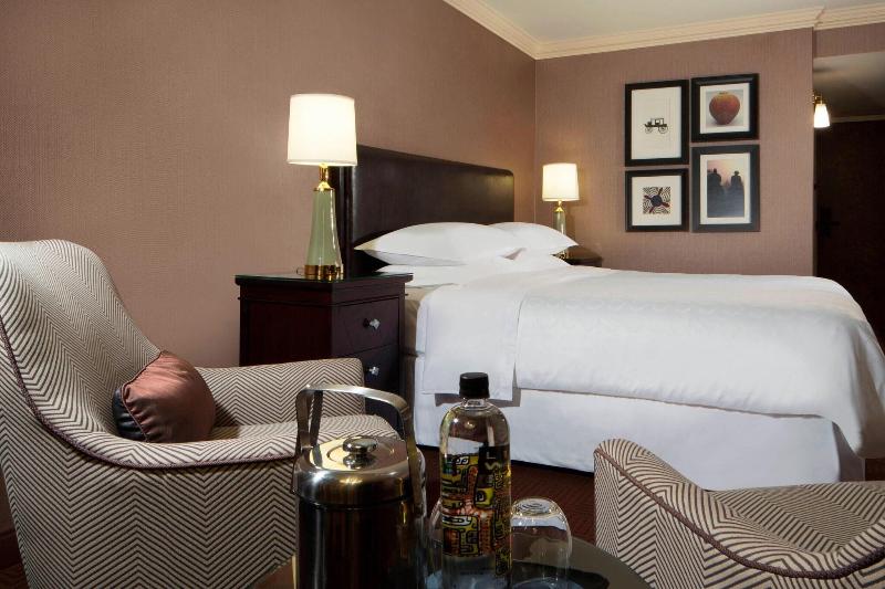 스탠다드 룸 킹사이즈 침대, Sheraton Dfw Airport
