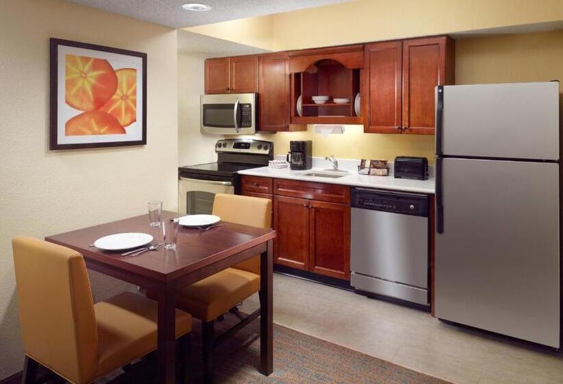 带大床的标准工作室, Residence Inn By Marriott Nashville Airport