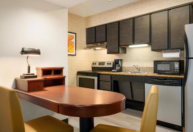 스탠다드 스튜디오 킹침대, Hawthorn Suites By Wyndham Tinton Falls