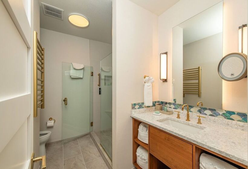 Люкс Кровать Кинг, Hallmark Resort   Cannon Beach