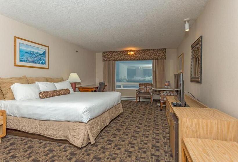 Mini Suite, Shilo Inns Newport Oceanfront