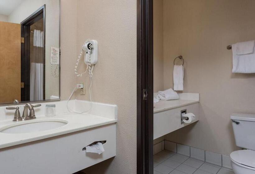 Mini Suite, Shilo Inns Newport Oceanfront