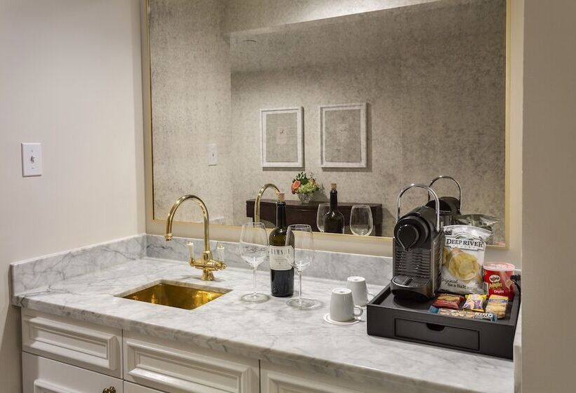 Suite, The Lancaster