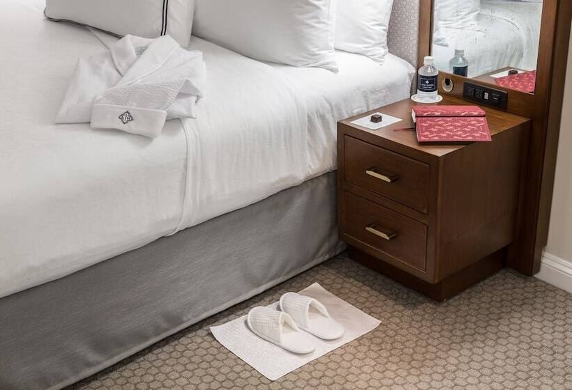 Chambre Basic Lit Double, The Lancaster