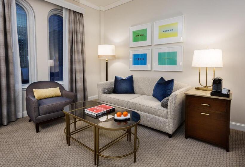 Chambre en Attique, The Lancaster