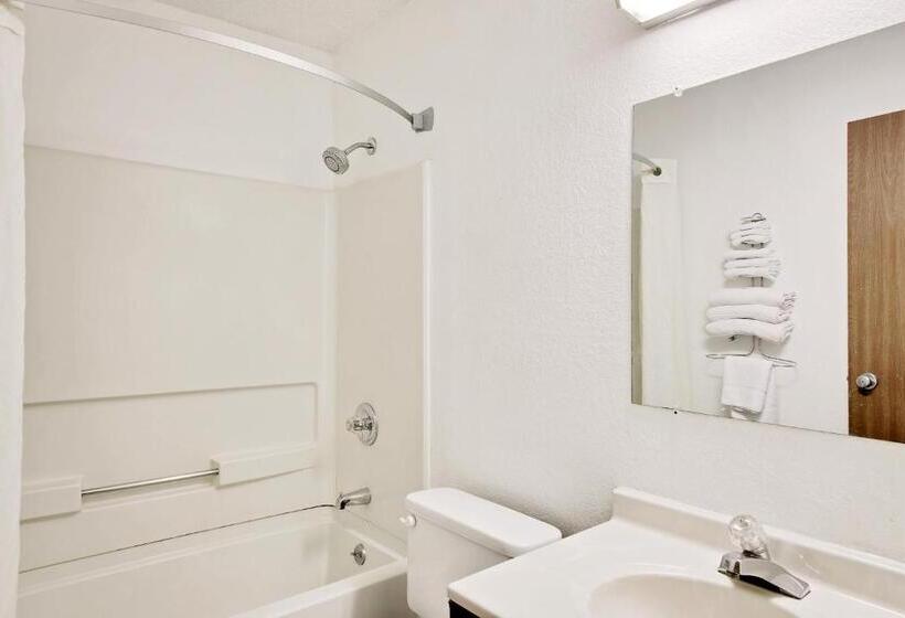 Номер Стандарт 2 Двуспальные Кровати, Super 8 By Wyndham Newburgh/west Point Stewart Intl Airport