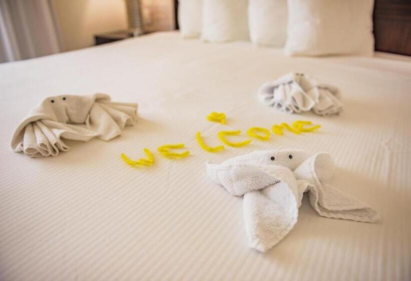 سوئیت برای معلولان, Skipjack Resort & Marina