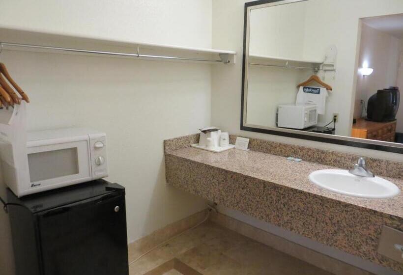 Стандартный Номер Кровать Кинг, Travelodge By Wyndham Banning Casino And Outlet Mall