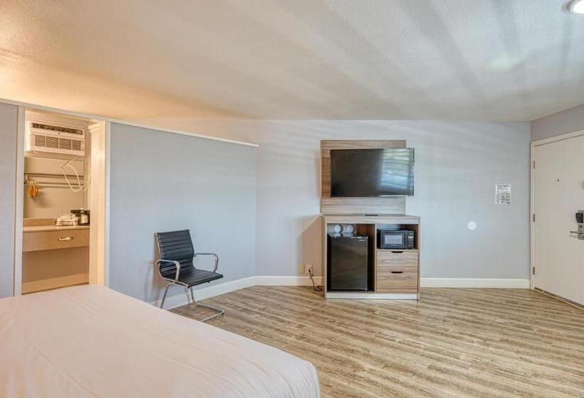 Номер Deluxe Кровать Кинг, Vagabond Inn San Luis Obispo