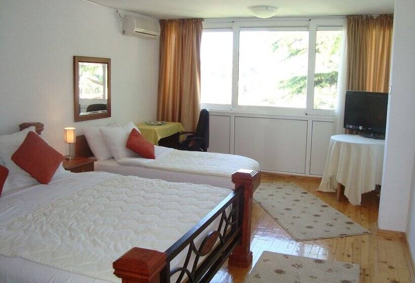Triple Room Sea View, Villa Garden Ulcinj Ulqin
