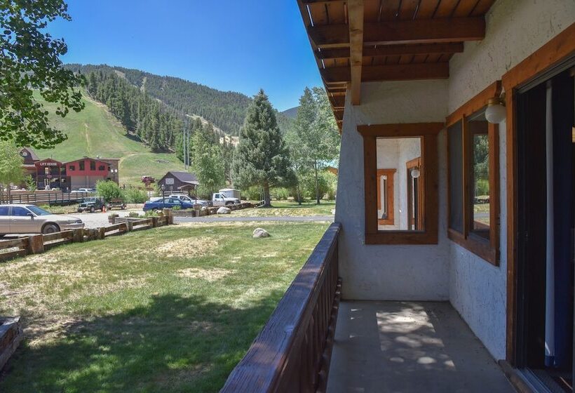 Номер Стандарт 2 Двуспальные Кровати, Alpine Lodge Red River