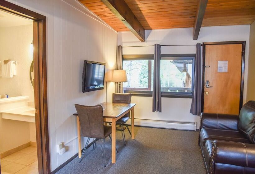 Номер Стандарт 2 Двуспальные Кровати, Alpine Lodge Red River