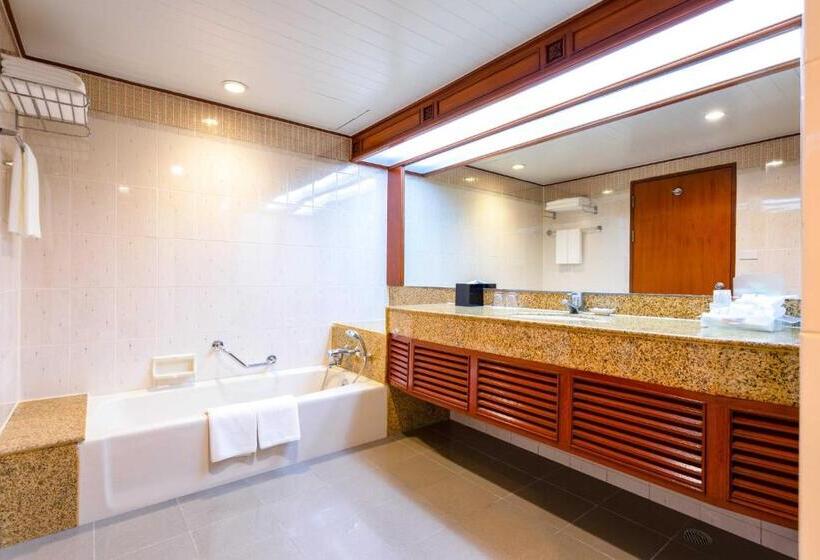 Номер Deluxe, Centara Riverside Hotel Chiang Mai