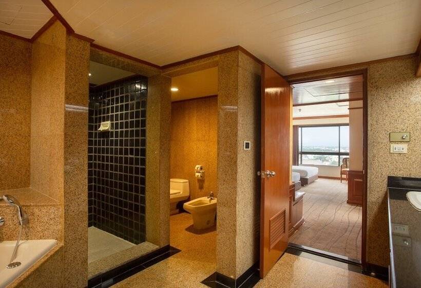 Люкс Вид на Реку, Centara Riverside Hotel Chiang Mai