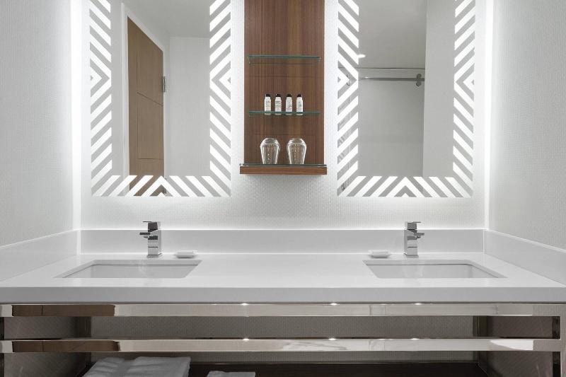 クイーンサイズベッドのスタンダードルーム, Delta Hotels By Marriott Trois Rivieres Conference Centre