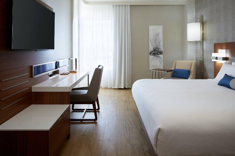 キングサイズベッドのスタンダードルーム, Delta Hotels By Marriott Trois Rivieres Conference Centre
