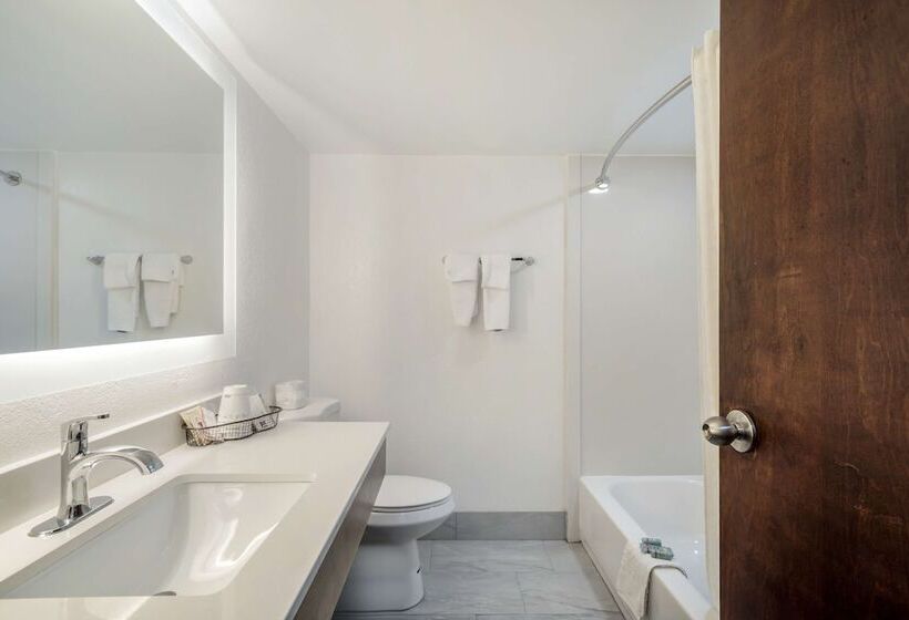 Номер Стандарт 2 Двуспальные Кровати, Best Western Statesville Inn