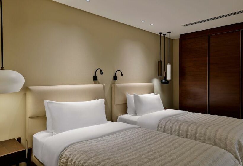 Номер Deluxe Вид на Сад, Le Méridien Dubai Hotel & Conference Centre
