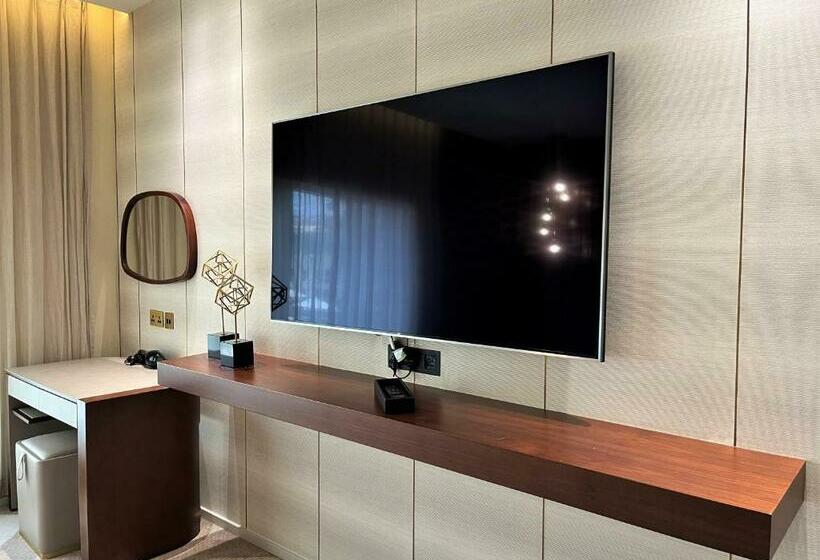 Люкс Премиум, Le Méridien Dubai Hotel & Conference Centre