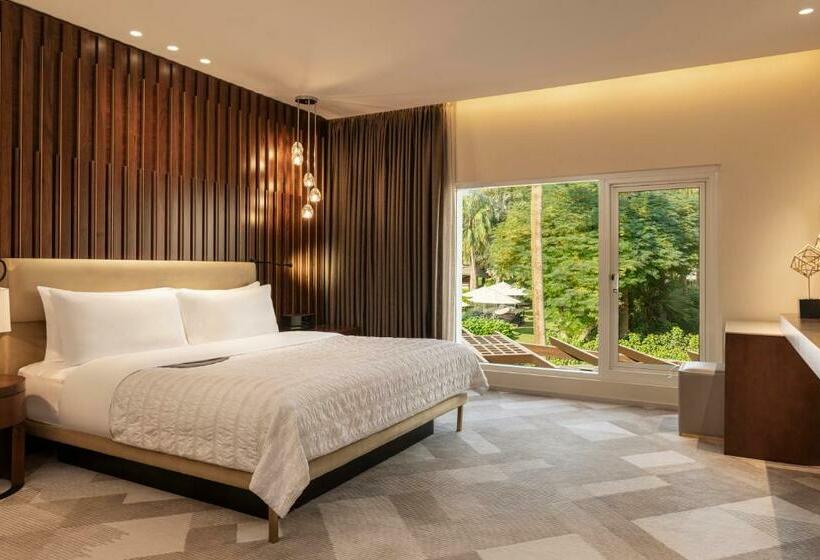سوئیت پریمیوم, Le Méridien Dubai Hotel & Conference Centre