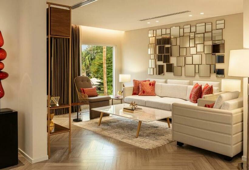 Люкс Премиум, Le Méridien Dubai Hotel & Conference Centre