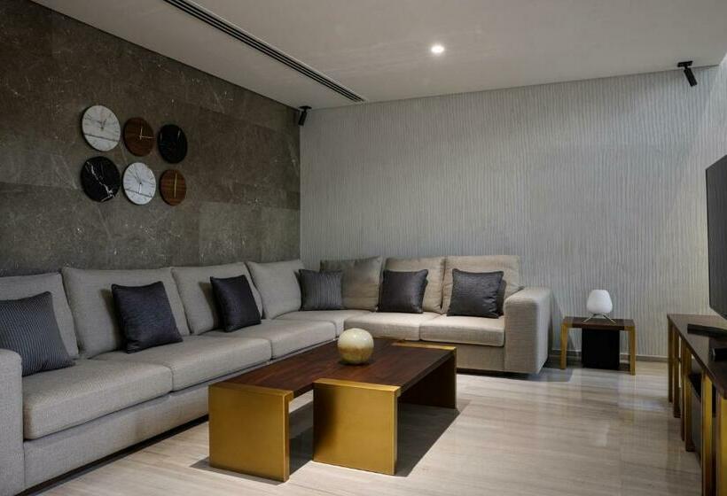 سوئیت رویال, Le Méridien Dubai Hotel & Conference Centre