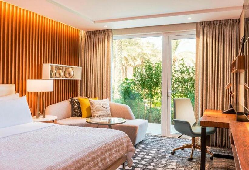 Клубный номер с видом на сад, Le Méridien Dubai Hotel & Conference Centre
