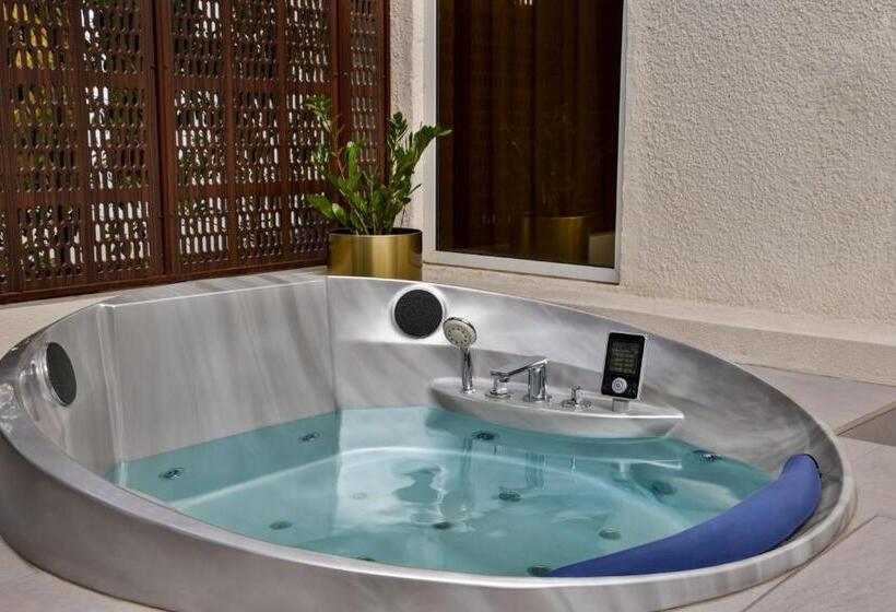 Королевский Люкс, Le Méridien Dubai Hotel & Conference Centre