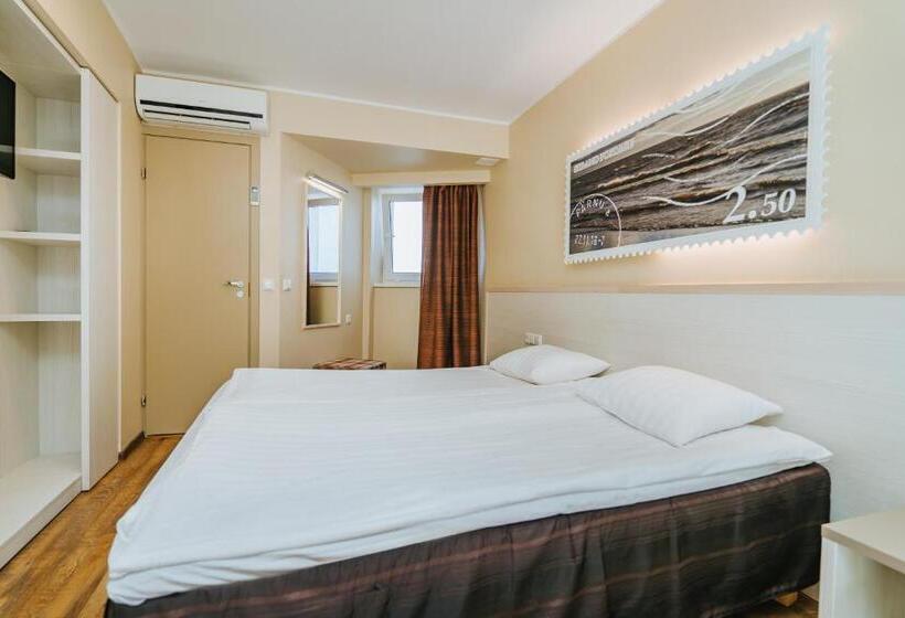 سوییت جونیور, Hestia Hotel Strand